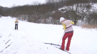 Filthy at a high Associate oneself with A expertly handles a